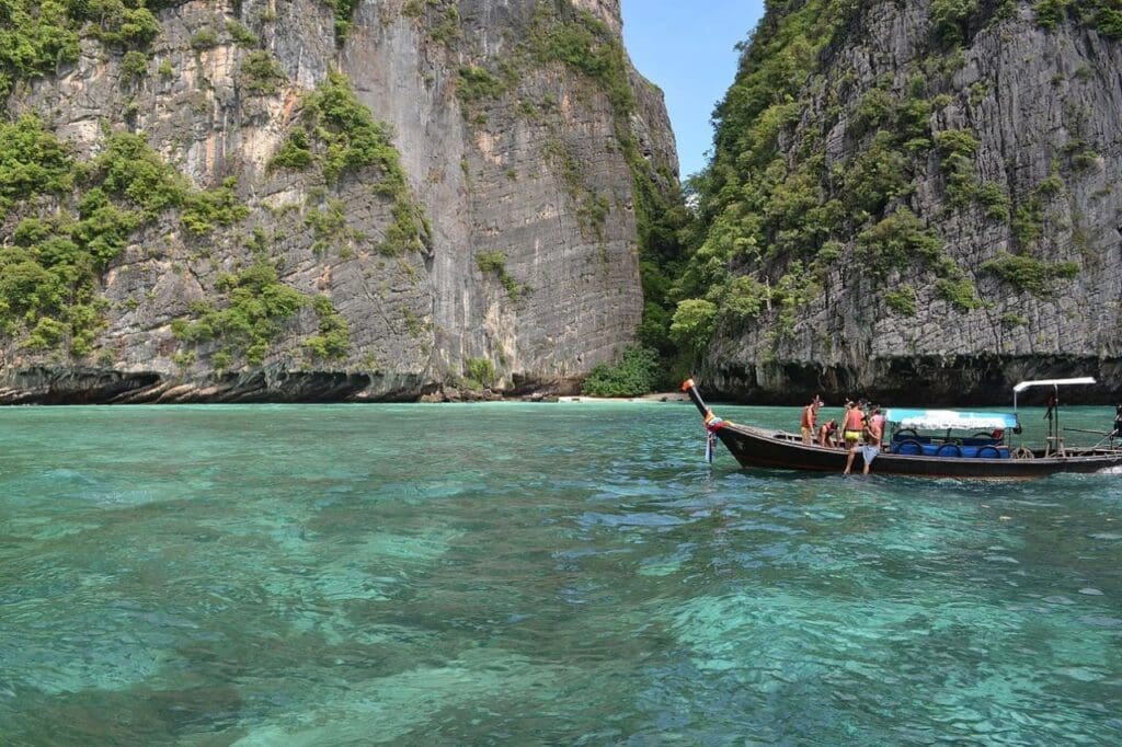 Ilhas Phi Phi o que fazer no paraíso tailandês